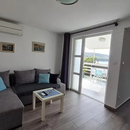 Apartment Dado